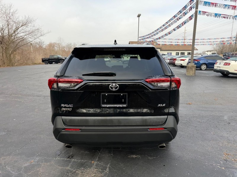 Toyota RAV4 Vehicle Image 04