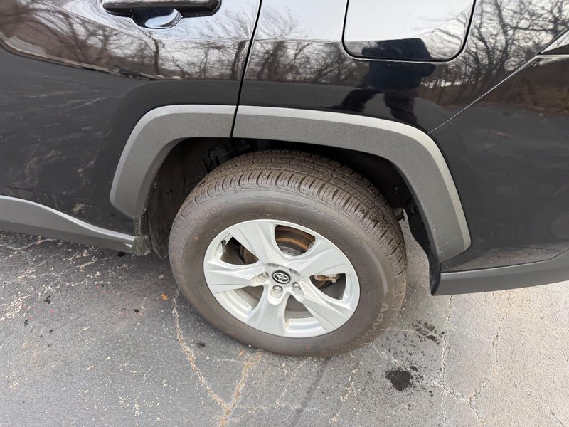 Toyota RAV4 Vehicle Image 06