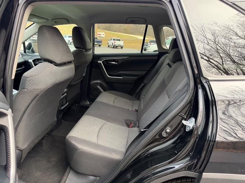 Toyota RAV4 Vehicle Image 07