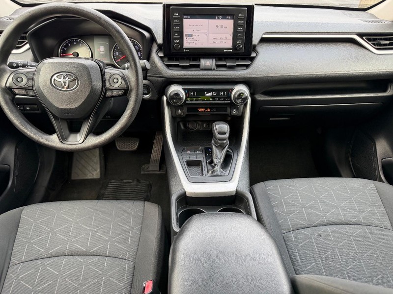 Toyota RAV4 Vehicle Image 08