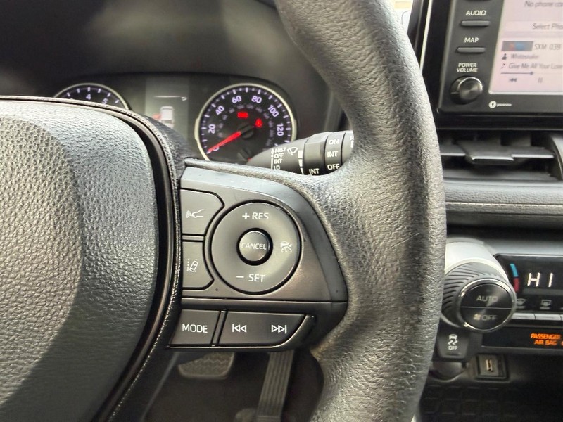 Toyota RAV4 Vehicle Image 11