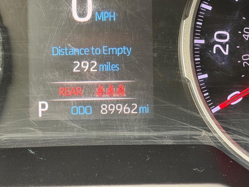 Toyota RAV4 Vehicle Image 18