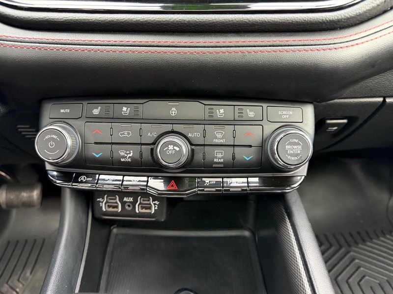 Dodge Durango Vehicle Image 18