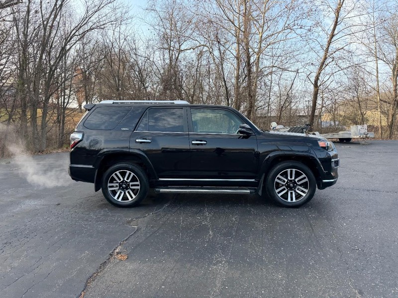 Toyota 4Runner Vehicle Image 02