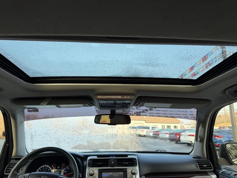 Toyota 4Runner Vehicle Image 08