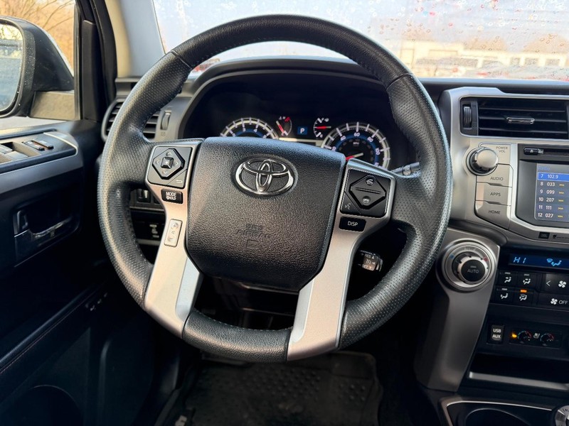 Toyota 4Runner Vehicle Image 10