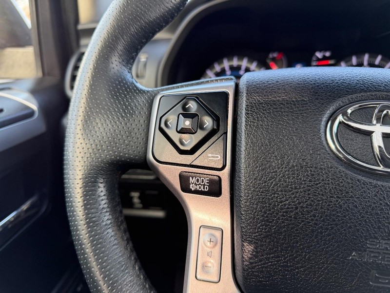 Toyota 4Runner Vehicle Image 11