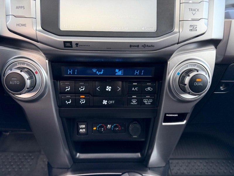 Toyota 4Runner Vehicle Image 14