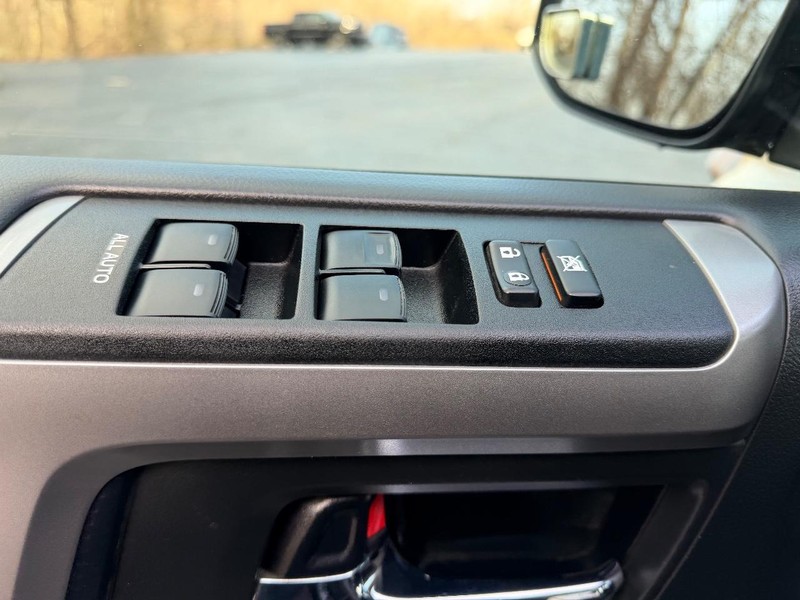 Toyota 4Runner Vehicle Image 17