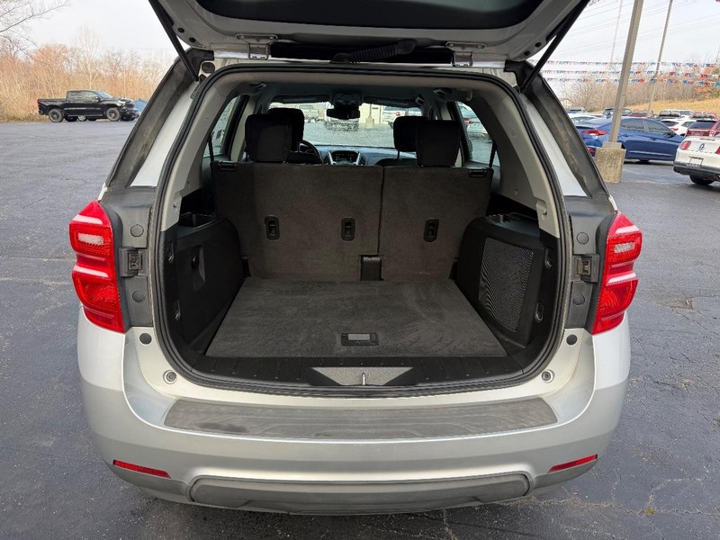 Chevrolet Equinox Vehicle Image 05