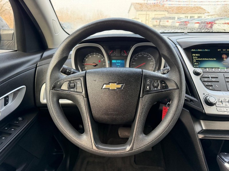 Chevrolet Equinox Vehicle Image 09