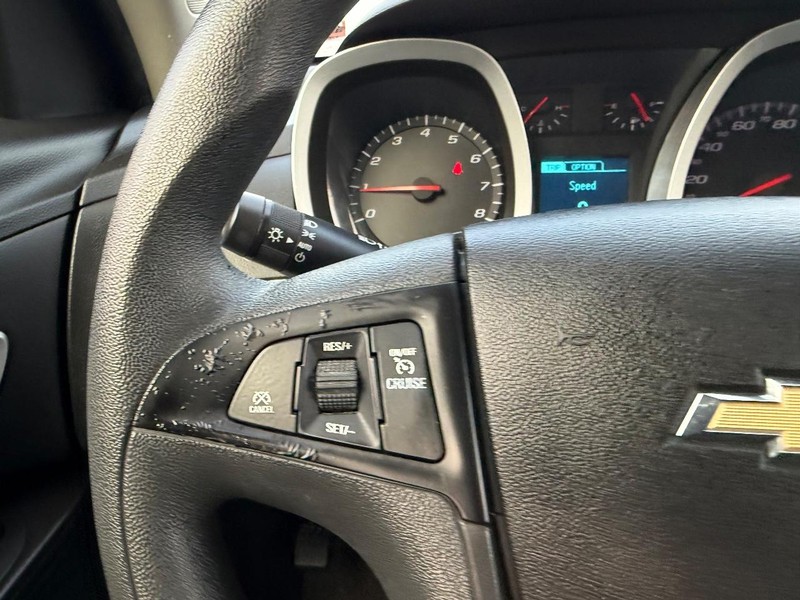 Chevrolet Equinox Vehicle Image 10