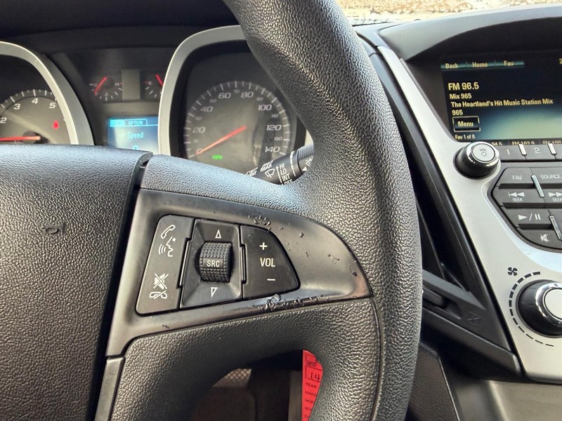 Chevrolet Equinox Vehicle Image 11