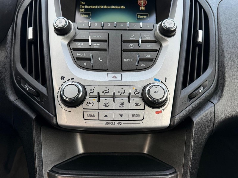 Chevrolet Equinox Vehicle Image 13