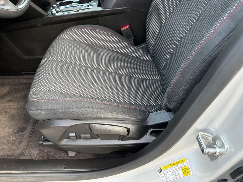 Chevrolet Equinox Vehicle Image 17