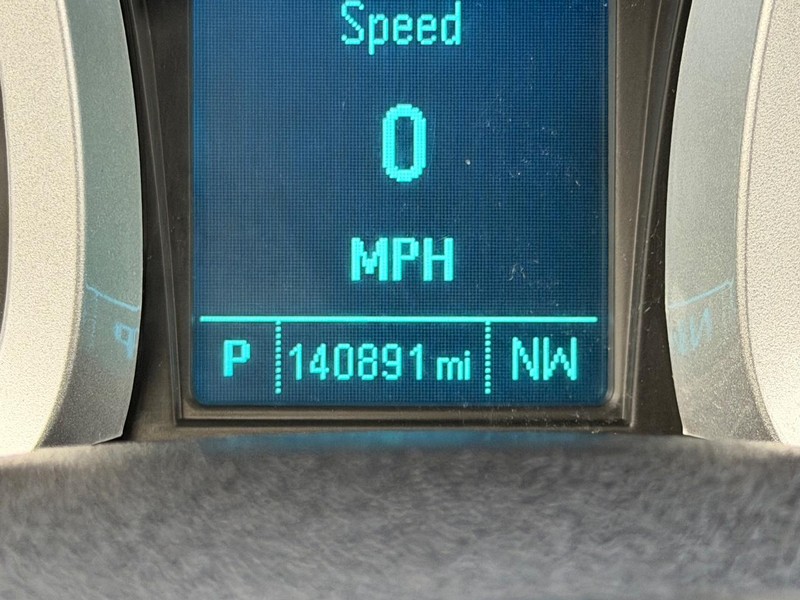 Chevrolet Equinox Vehicle Image 18