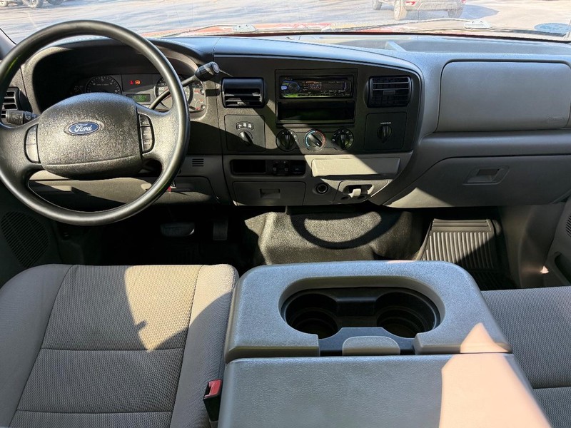 Ford Super Duty F-250 Vehicle Image 08