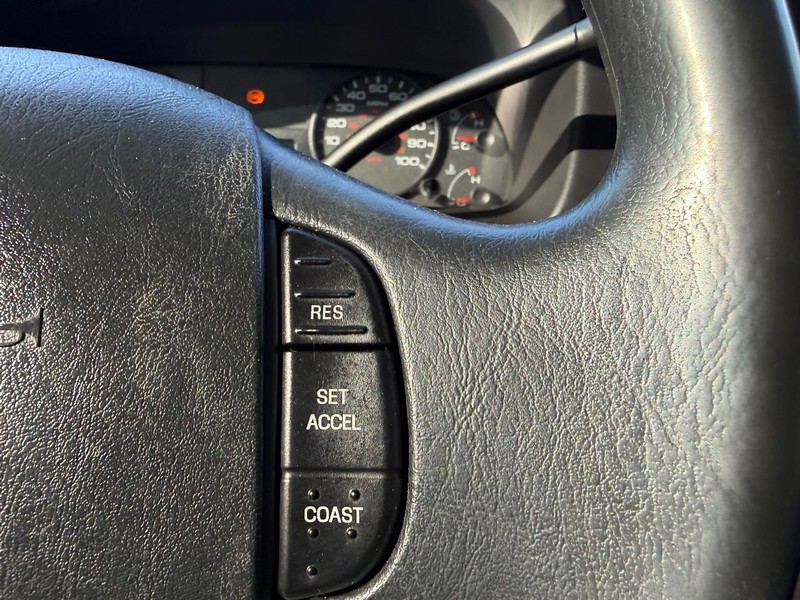 Ford Super Duty F-250 Vehicle Image 11