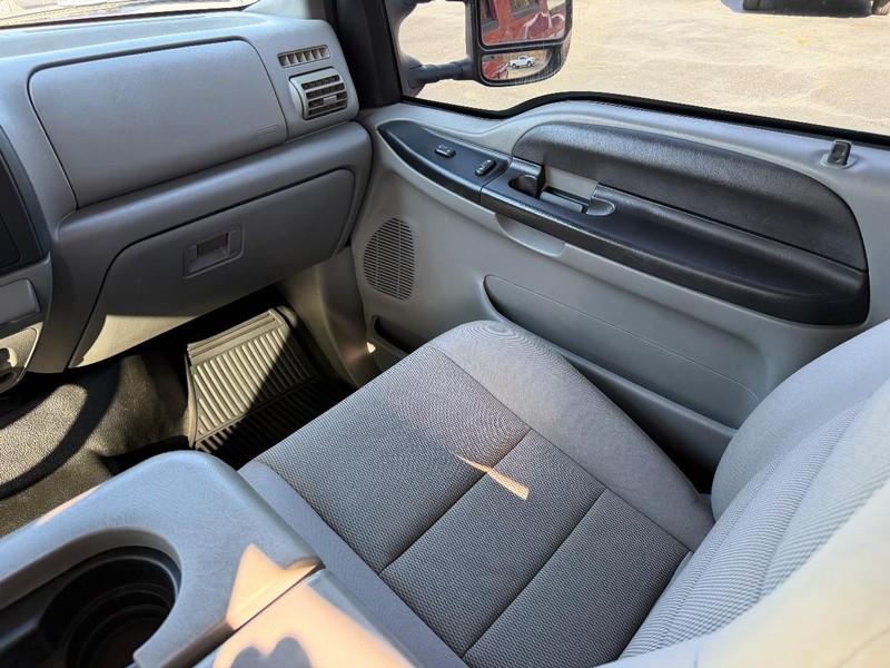 Ford Super Duty F-250 Vehicle Image 14