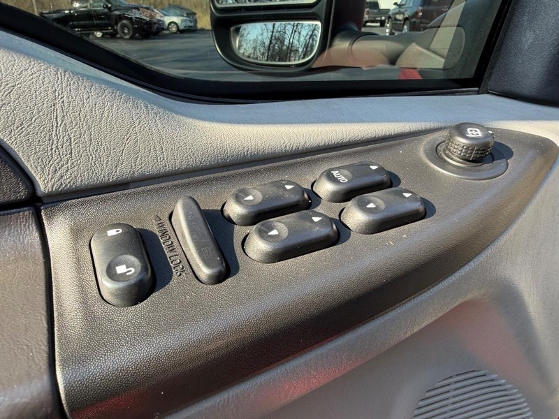 Ford Super Duty F-250 Vehicle Image 15