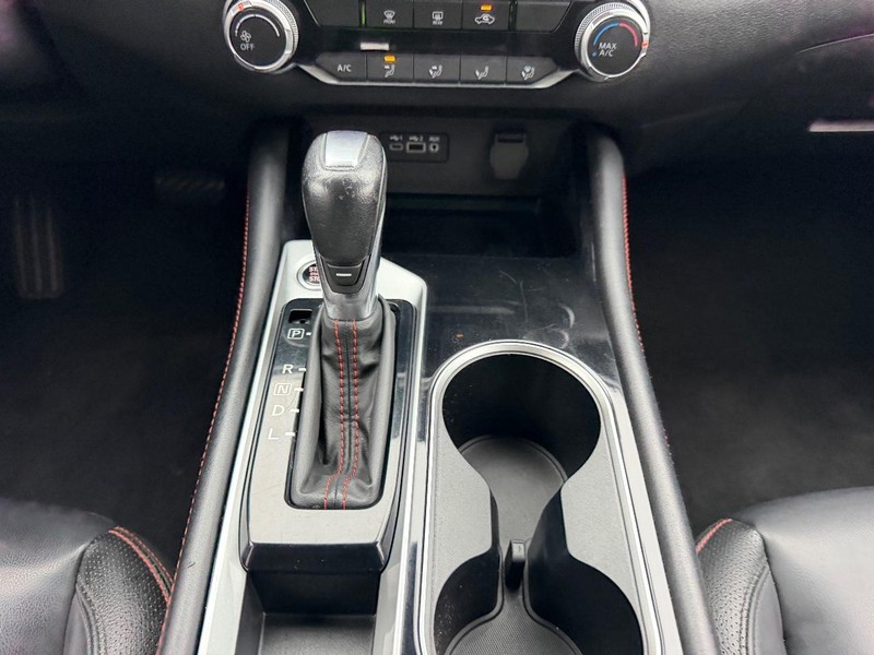 Nissan Altima Vehicle Image 14