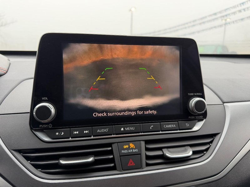 Nissan Altima Vehicle Image 20