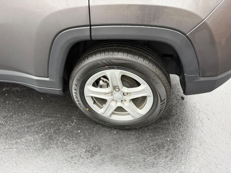 Jeep Compass Vehicle Image 06