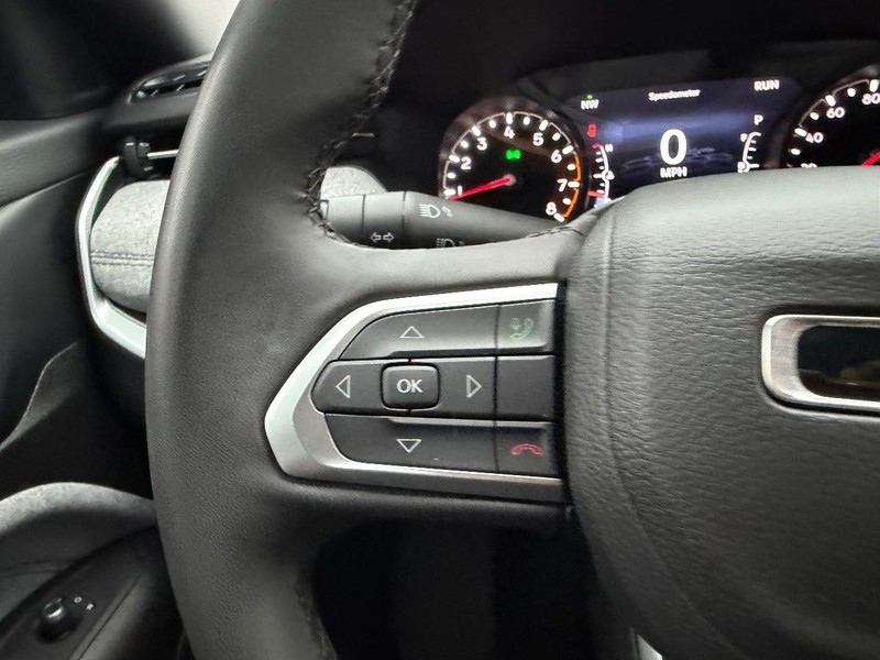 Jeep Compass Vehicle Image 10