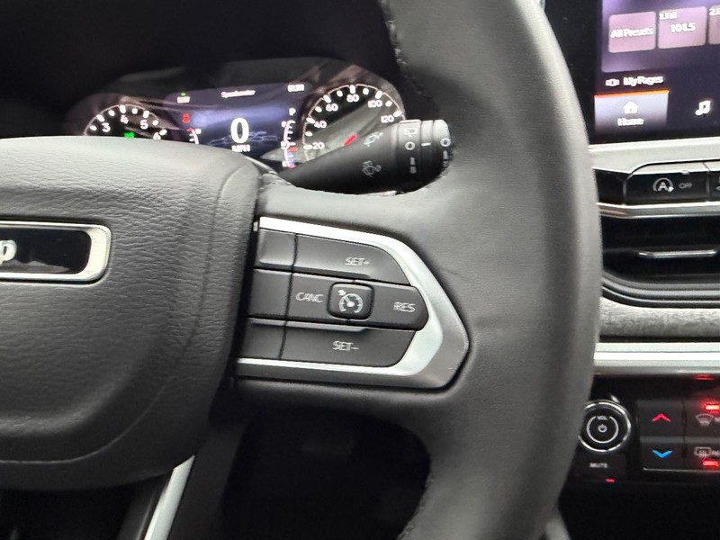 Jeep Compass Vehicle Image 11