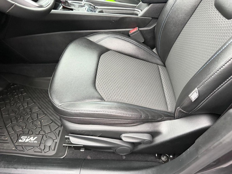 Jeep Compass Vehicle Image 17