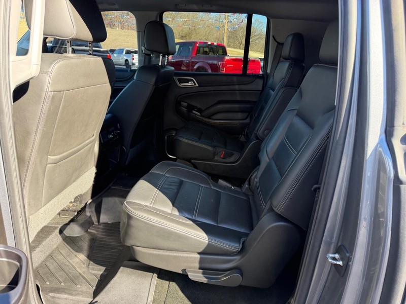 GMC Yukon XL Vehicle Image 09