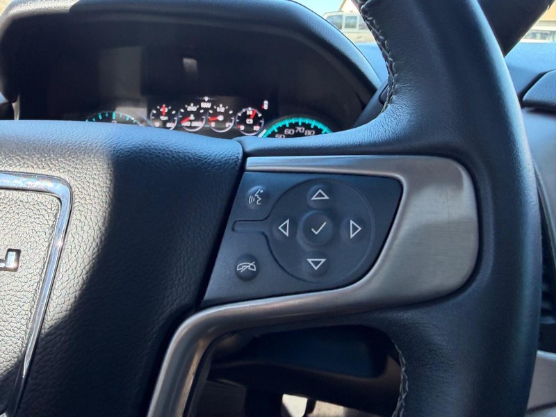 GMC Yukon XL Vehicle Image 16