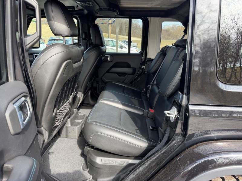 Jeep Wrangler 4xe Vehicle Image 07