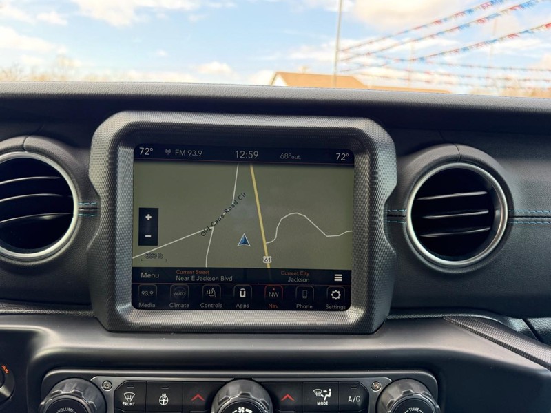 Jeep Wrangler 4xe Vehicle Image 12