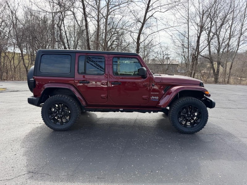 Jeep Wrangler 4xe Vehicle Image 02