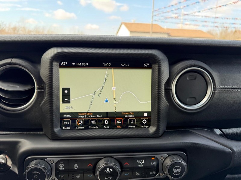 Jeep Wrangler 4xe Vehicle Image 12