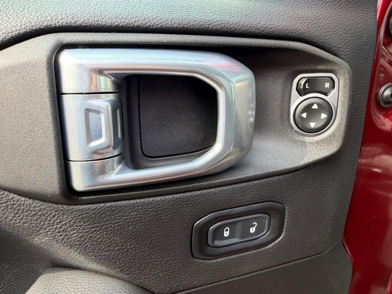 Jeep Wrangler 4xe Vehicle Image 16