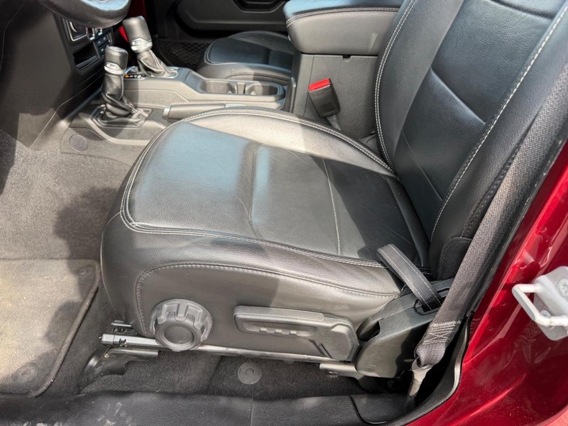 Jeep Wrangler 4xe Vehicle Image 17