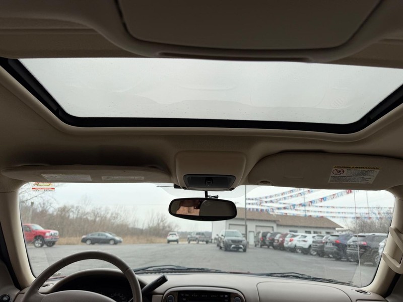 Ford Explorer Vehicle Image 09