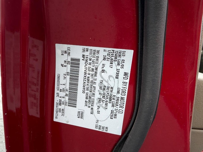 Ford Explorer Vehicle Image 21