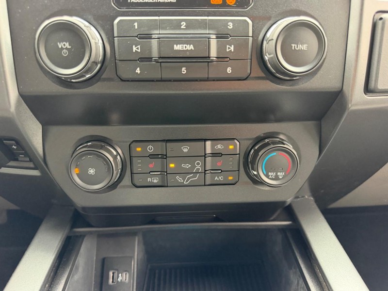 Ford Super Duty F-250 SRW Vehicle Image 13