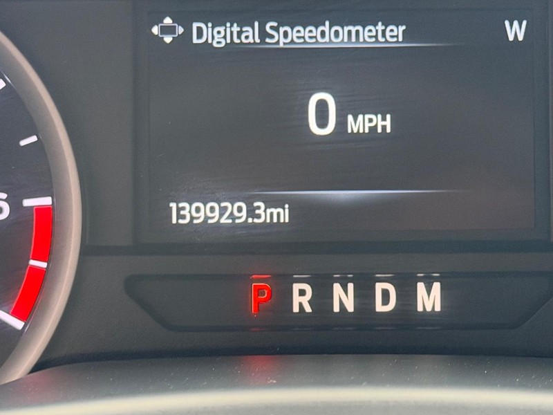 Ford Super Duty F-250 SRW Vehicle Image 17