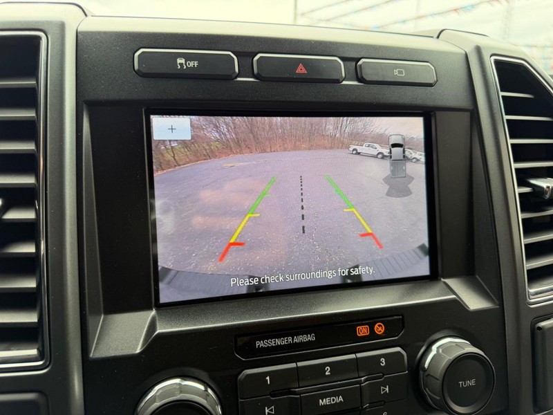 Ford Super Duty F-250 SRW Vehicle Image 18