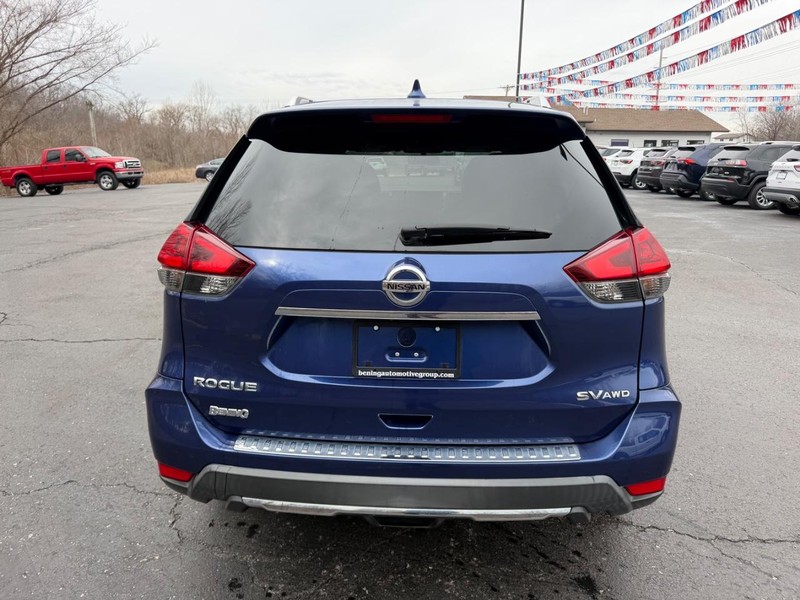 Nissan Rogue Vehicle Image 04