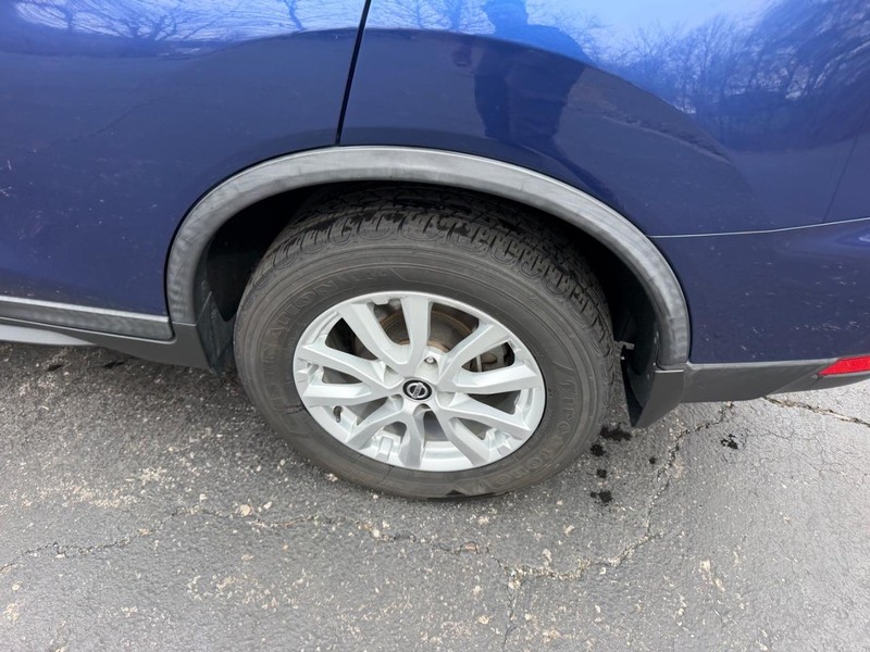 Nissan Rogue Vehicle Image 07