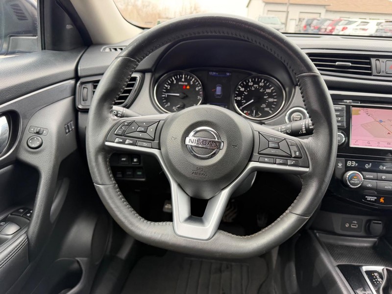 Nissan Rogue Vehicle Image 10