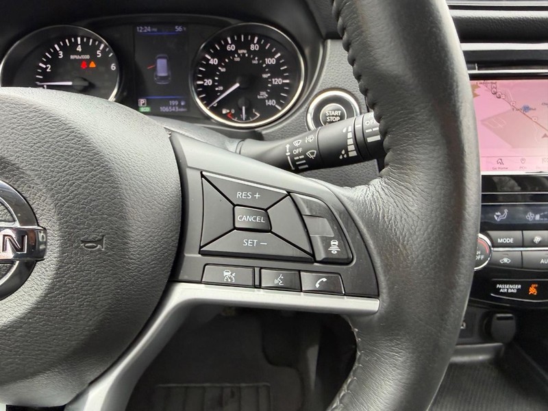 Nissan Rogue Vehicle Image 12