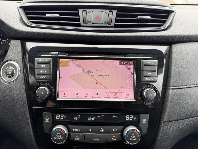 Nissan Rogue Vehicle Image 13