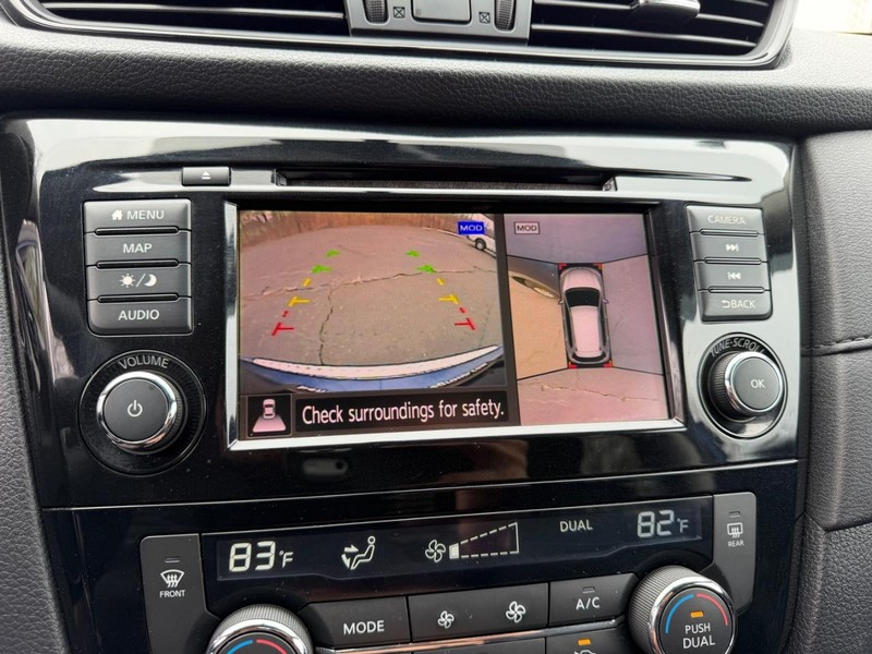 Nissan Rogue Vehicle Image 21