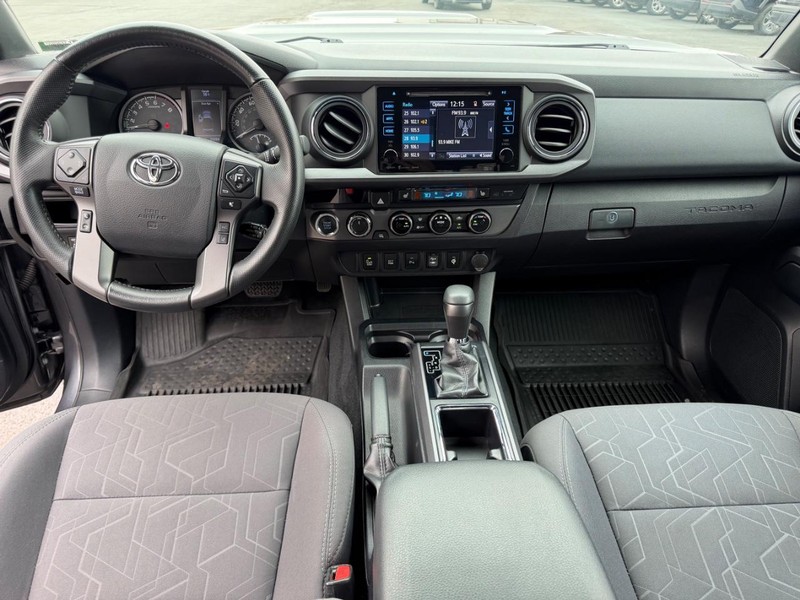 Toyota Tacoma Vehicle Image 08